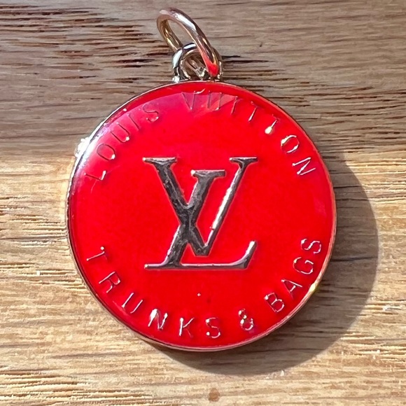 Louis Vuitton Red Zipper Pull Charm - Picture 3 of 10